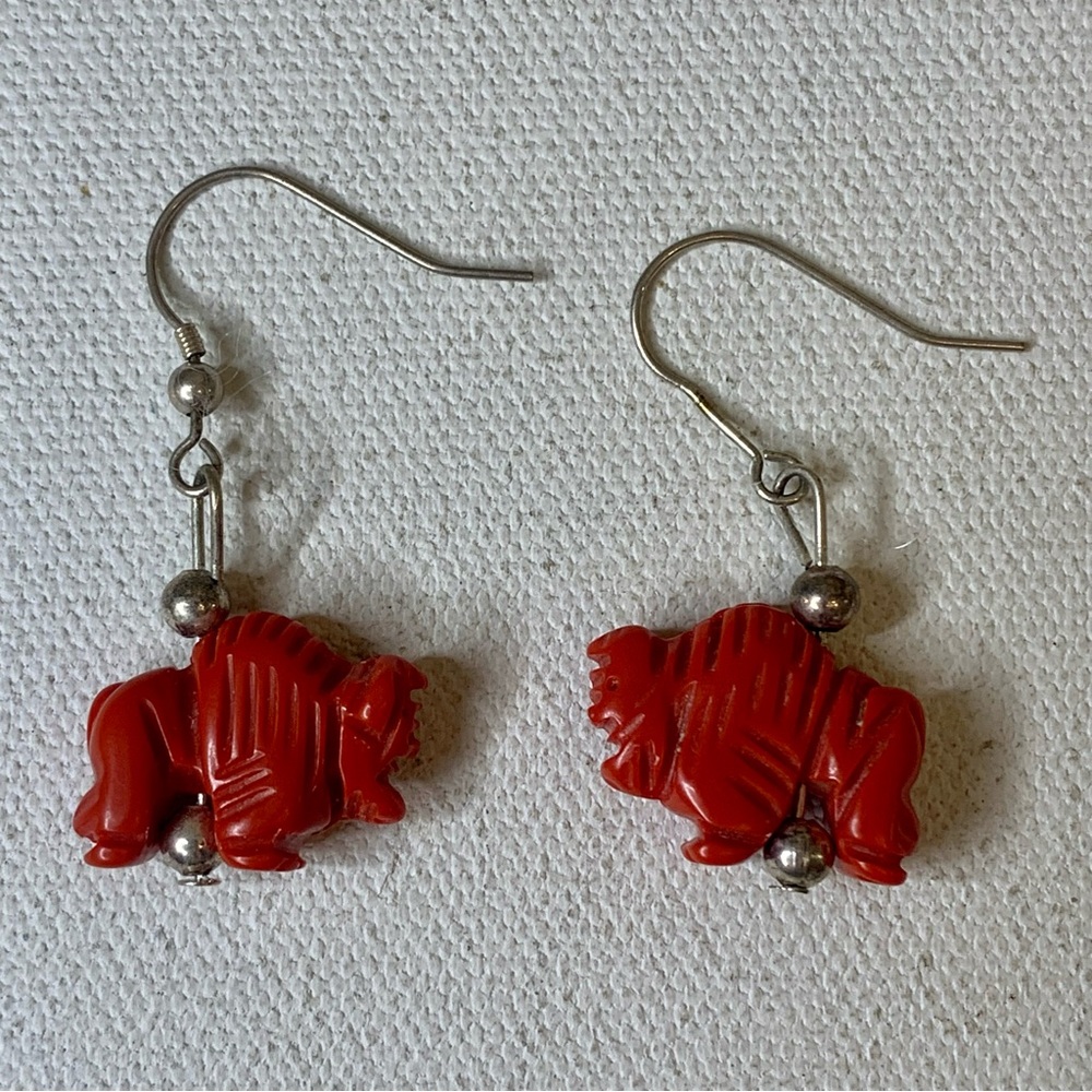 Vintage Southwestern Hand Carved Red Block Coral Buffalo Fetish Dangle Earrings - Picture 13 of 16